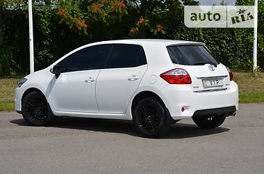 Хэтчбек Toyota Auris 2011 в Днепре