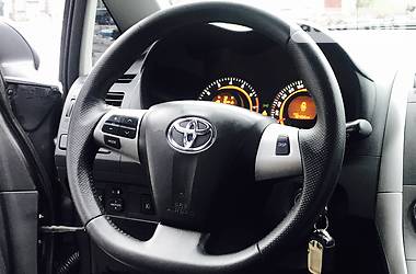 Хетчбек Toyota Auris 2012 в Дніпрі