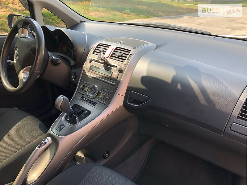 Хэтчбек Toyota Auris 2008 в Киеве
