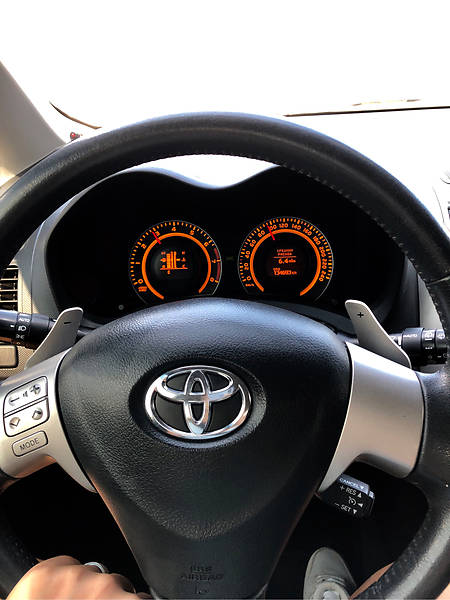 Хэтчбек Toyota Auris 2008 в Киеве