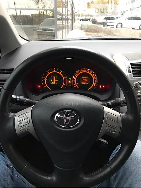 Хэтчбек Toyota Auris 2007 в Киеве фото 12 Хэтчбек Toyota Auris 2007 в Киеве