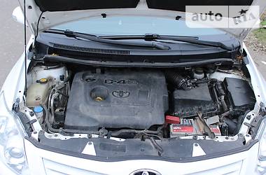 Хетчбек Toyota Auris 2011 в 