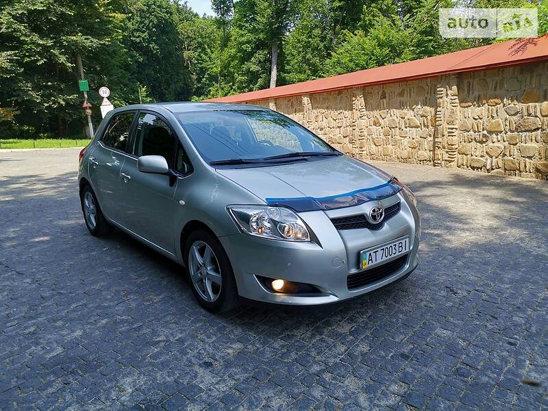 Хэтчбек Toyota Auris 2008 в Черновцах