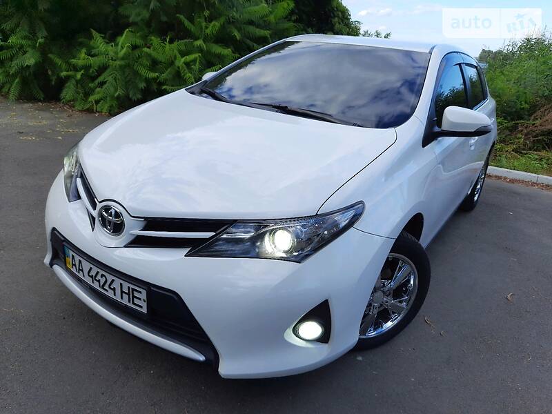 Хетчбек Toyota Auris 2013 в Києві фото 3 Хетчбек Toyota Auris 2013 в Києві