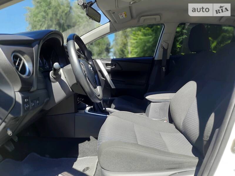 Хетчбек Toyota Auris 2013 в Києві фото 23 Хетчбек Toyota Auris 2013 в Києві