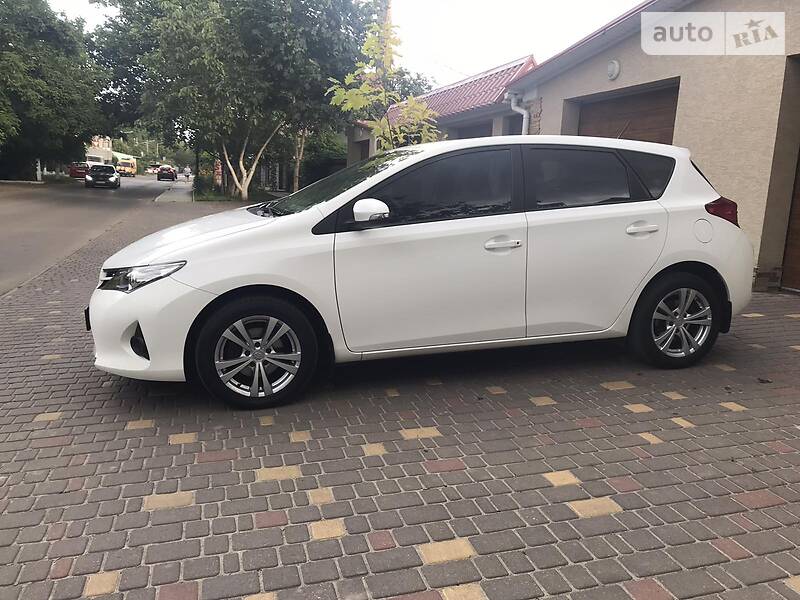 Хэтчбек Toyota Auris 2013 в Одессе