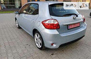 Хэтчбек Toyota Auris 2011 в Луцке