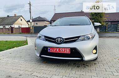 Универсал Toyota Auris 2015 в Здолбунове