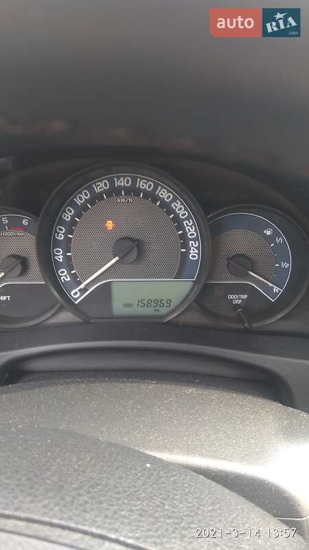 Універсал Toyota Auris 2014 в Івано-Франківську