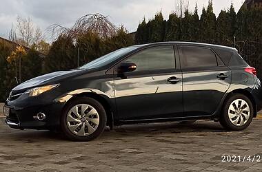 Хэтчбек Toyota Auris 2013 в Стрые