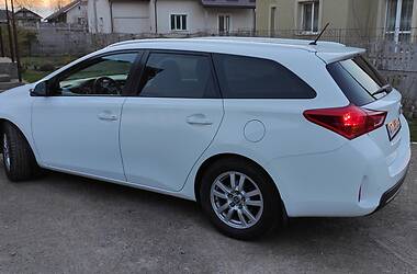 Универсал Toyota Auris 2014 в Ивано-Франковске