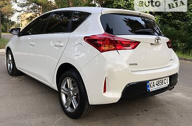 Хэтчбек Toyota Auris 2013 в Киеве