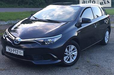 Хэтчбек Toyota Auris 2015 в Дрогобыче