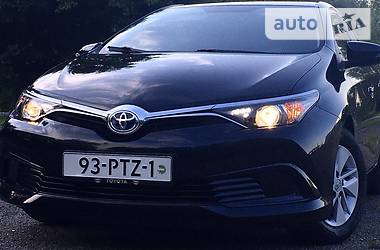 Хэтчбек Toyota Auris 2015 в Дрогобыче
