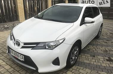 Хэтчбек Toyota Auris 2013 в Харькове