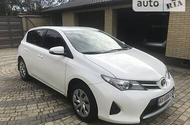 Хэтчбек Toyota Auris 2013 в Харькове