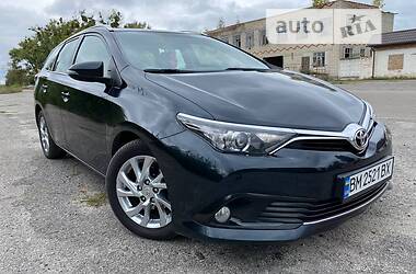 Універсал Toyota Auris 2015 в Охтирці