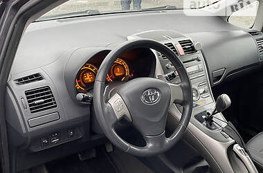 Хэтчбек Toyota Auris 2008 в Киеве