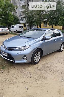 Хэтчбек Toyota Auris 2013 в Новояворовске