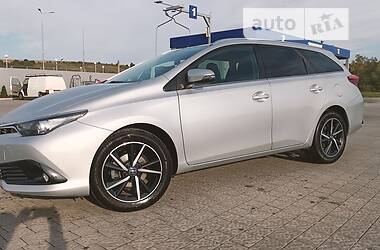 Универсал Toyota Auris 2016 в Ивано-Франковске