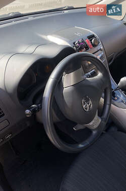 Хэтчбек Toyota Auris 2007 в 