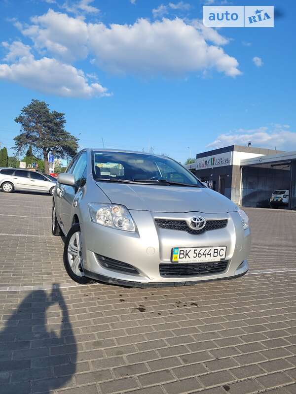 Хэтчбек Toyota Auris 2008 в Ровно фото 5 Хэтчбек Toyota Auris 2008 в Ровно
