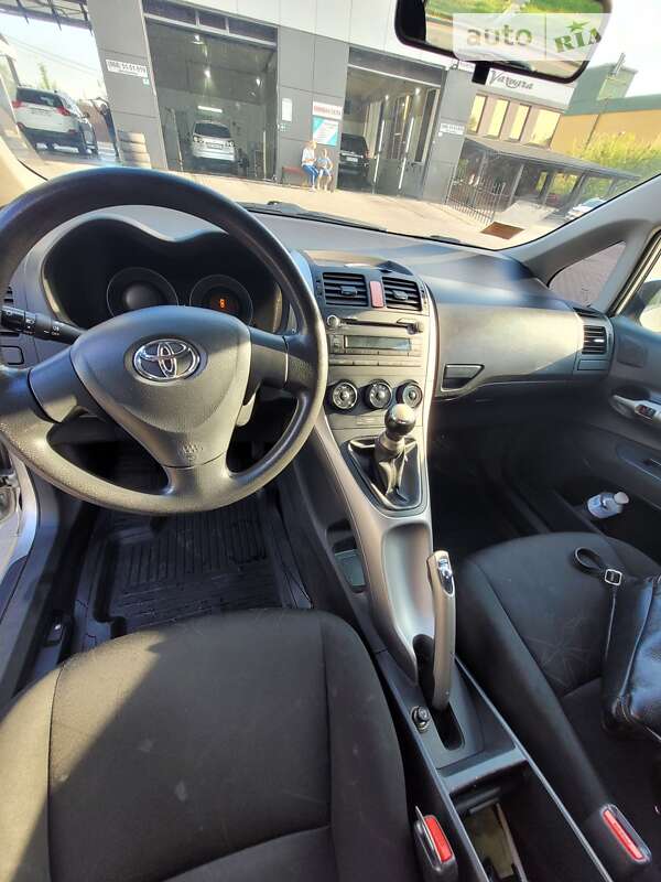 Хэтчбек Toyota Auris 2008 в Ровно фото 8 Хэтчбек Toyota Auris 2008 в Ровно