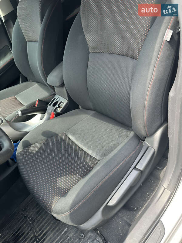 Хэтчбек Toyota Auris 2011 в Хмельницком