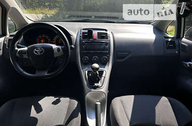 Хетчбек Toyota Auris 2010 в Києві