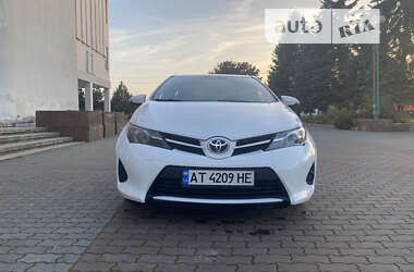 Універсал Toyota Auris 2013 в Івано-Франківську