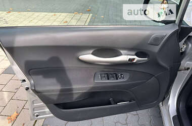 Хэтчбек Toyota Auris 2012 в Виннице