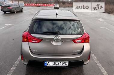 Хэтчбек Toyota Auris 2013 в Киеве