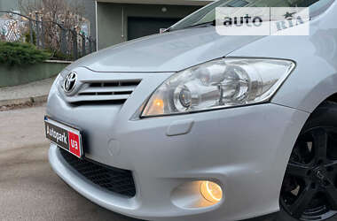 Хэтчбек Toyota Auris 2012 в Виннице