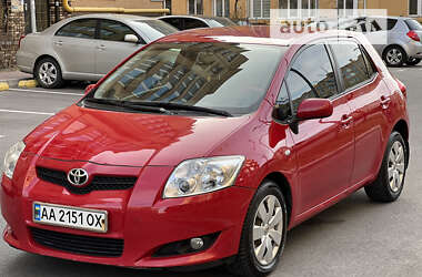 Хэтчбек Toyota Auris 2007 в Киеве