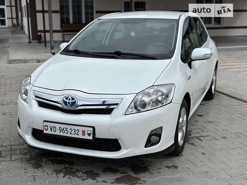 Хэтчбек Toyota Auris 2011 в Могилев-Подольске