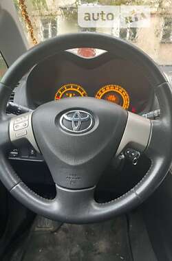 Хэтчбек Toyota Auris 2008 в Черноморске