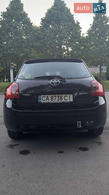 Хетчбек Toyota Auris 2009 в Умані