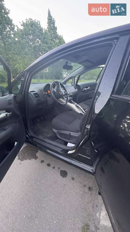 Хетчбек Toyota Auris 2009 в Умані