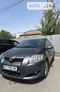 Хэтчбек Toyota Auris 2009 в Луцке