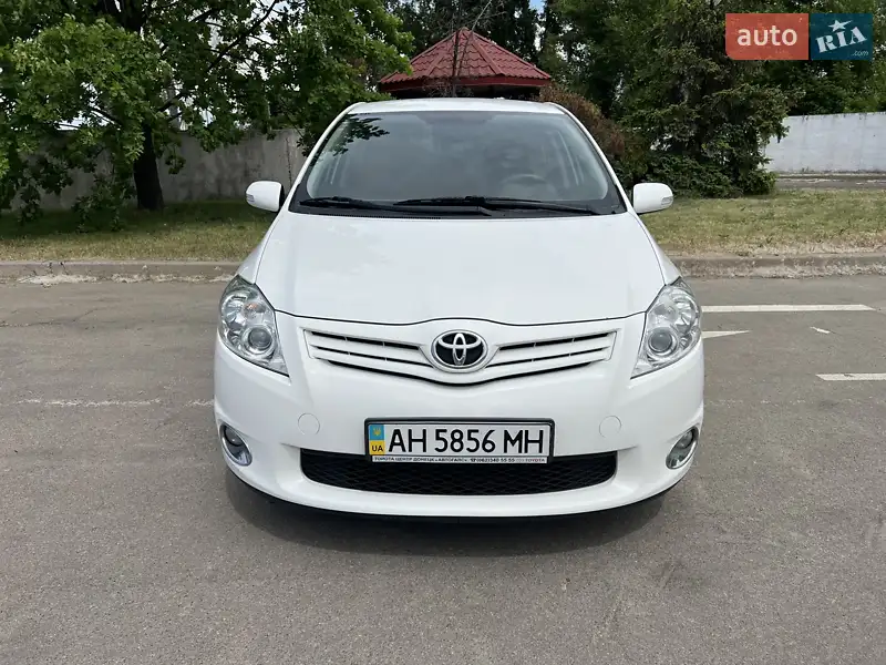 Toyota Auris 2011