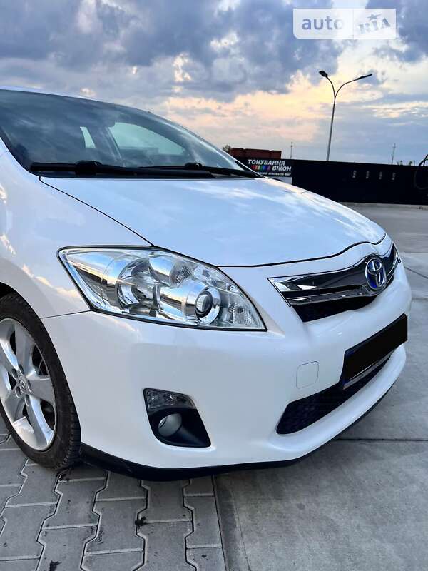 Хэтчбек Toyota Auris 2010 в Буске фото 3 Хэтчбек Toyota Auris 2010 в Буске