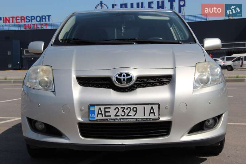 Хэтчбек Toyota Auris 2008 в Днепре