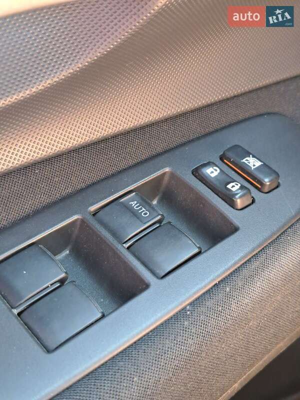 Хэтчбек Toyota Auris 2008 в Днепре