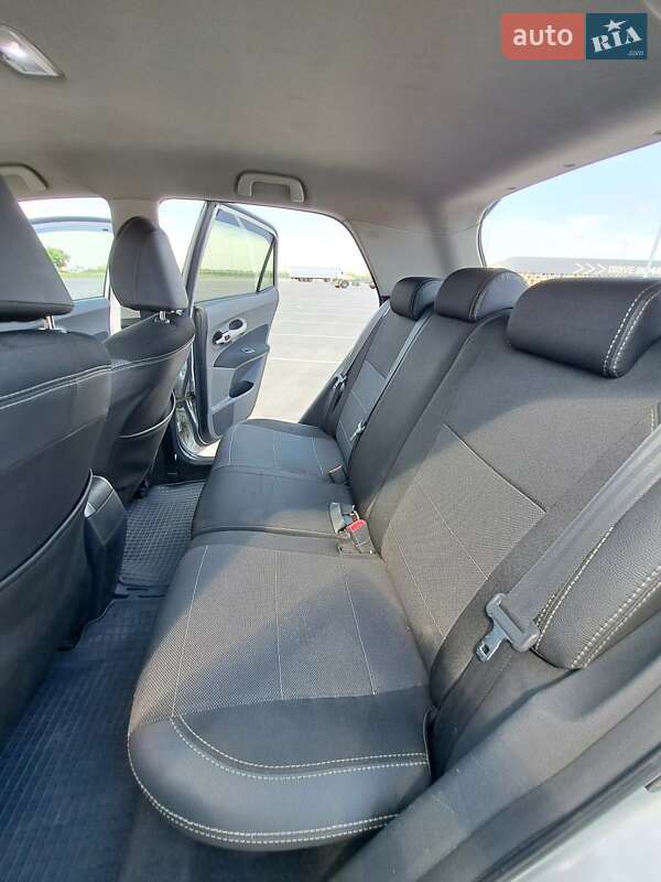 Хэтчбек Toyota Auris 2008 в Днепре