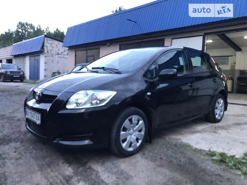 Хетчбек Toyota Auris 2008 в Ніжині