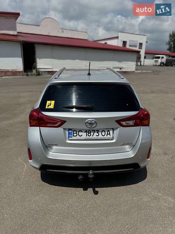 Універсал Toyota Auris 2013 в Львові