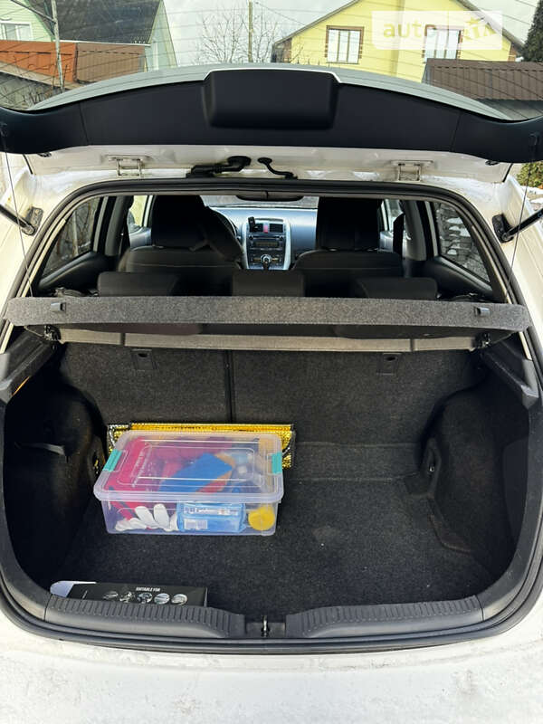 Хетчбек Toyota Auris 2011 в Хмельницькому