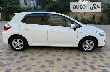 Хэтчбек Toyota Auris 2011 в Могилев-Подольске