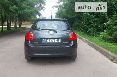 Хэтчбек Toyota Auris 2007 в Ровно