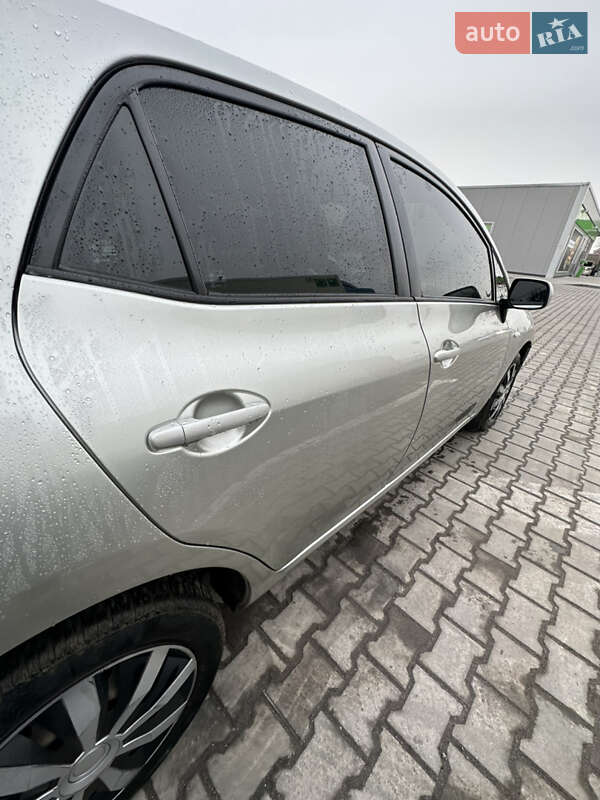 Хэтчбек Toyota Auris 2007 в Виннице
